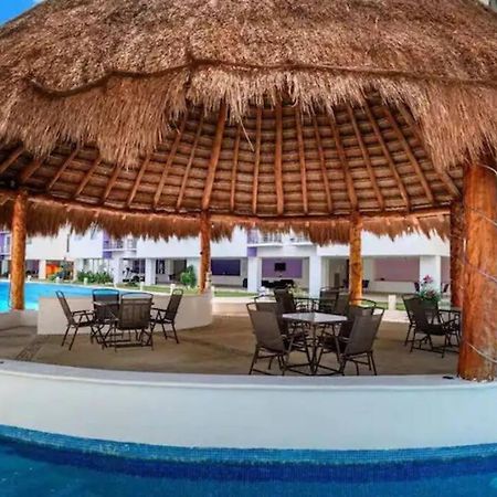 Home & Office Cancun Pool Exterior foto