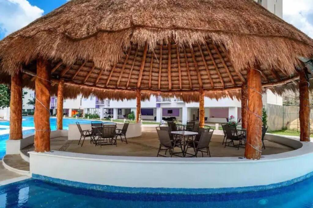 Home & Office Cancun Pool Exterior foto