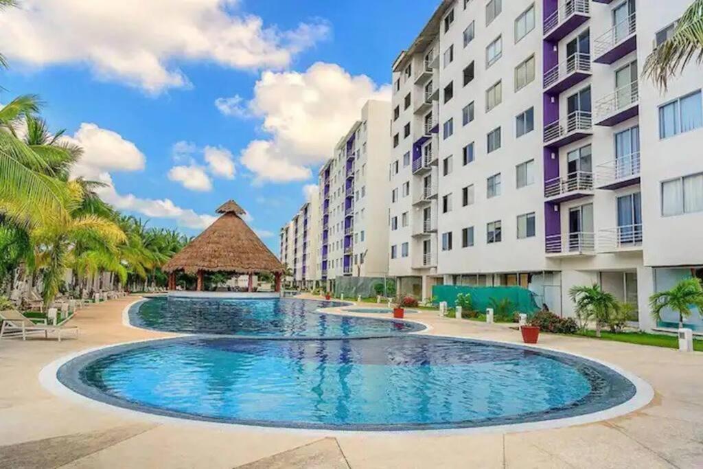 Home & Office Cancun Pool Exterior foto